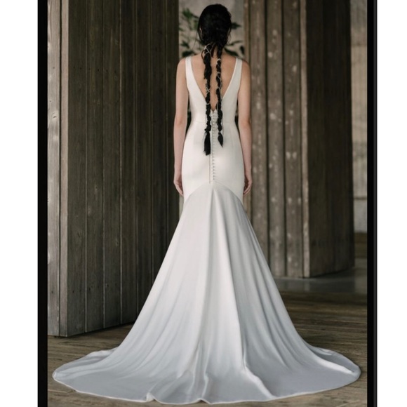 Gorgeous Worn Once RIVINI Roberts Gown Size 6 - Picture 2 of 8